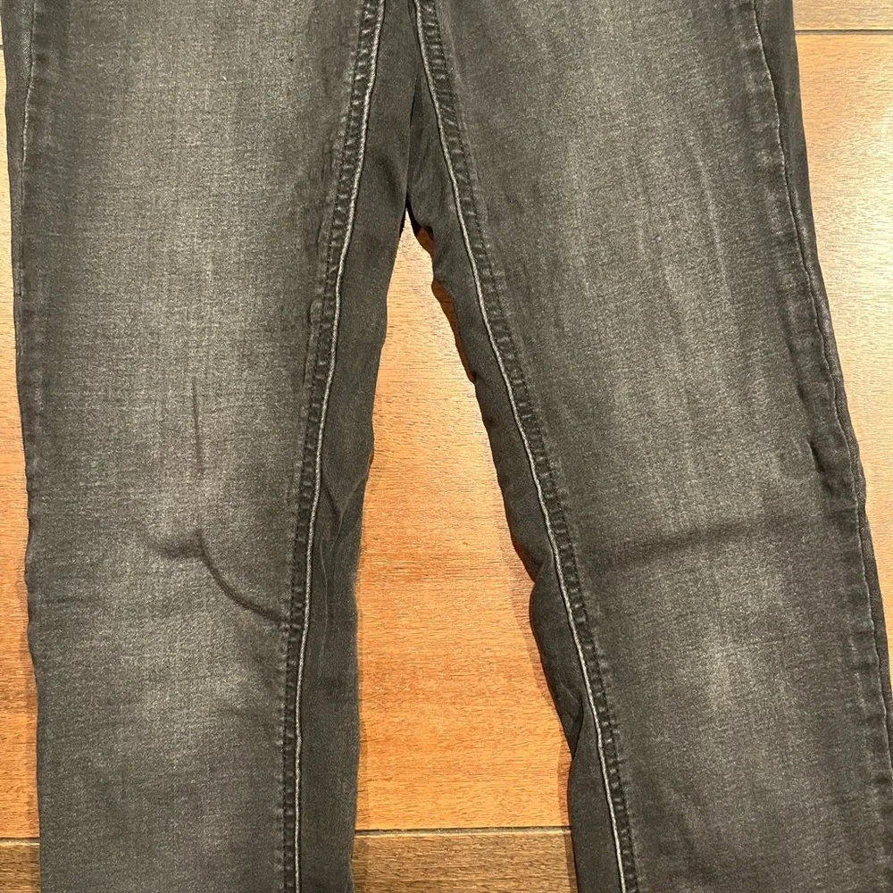 Used Feathersoft charcoal black low waist leggings, size 27/32 - Picture 9 of 9